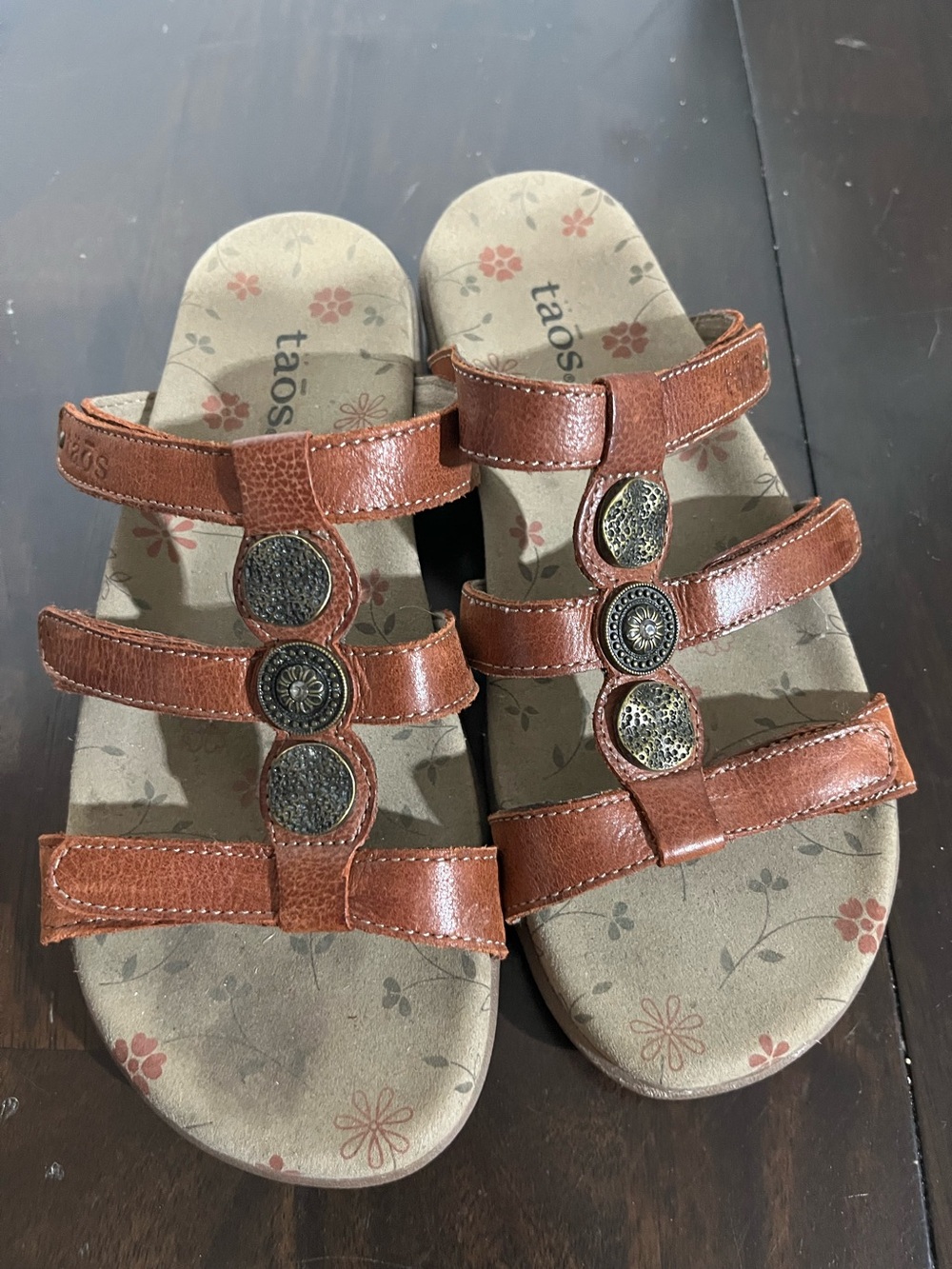 Taos Prize 3 Sandals, Brown Leather, Sz 37 (US 6)